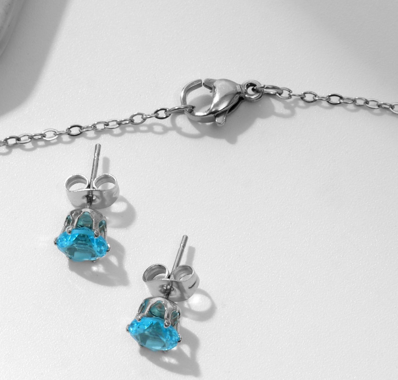 Гарнитур 2 предмета: серьги, кулон 