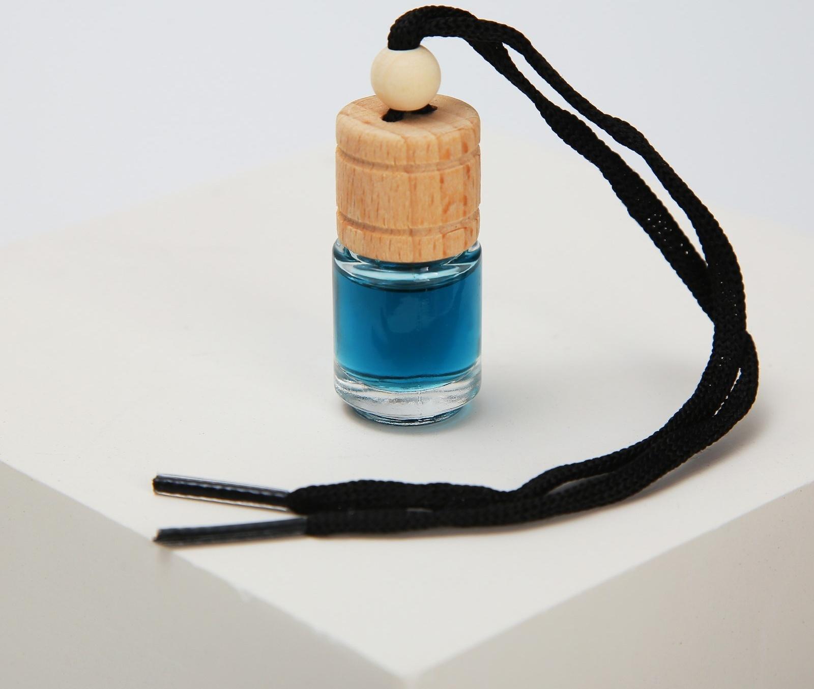 Ароматизатор в бутылке на открытке «С днем защитника отечества», 7,6 х 10,7 см