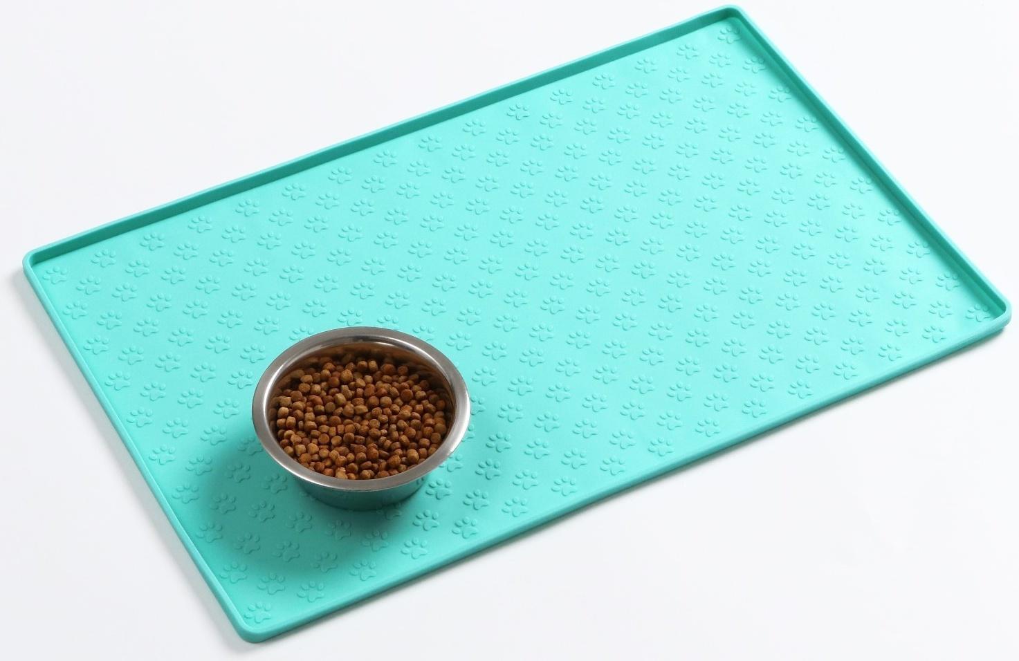 Коврик силиконовый под миску с текстурой, 48 х 30 см, мятный