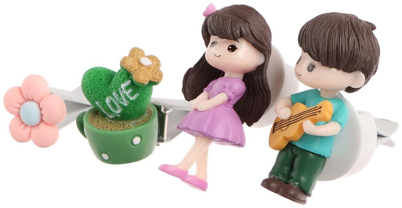 Игрушка в дефлектор авто, влюбленная парочка, к4