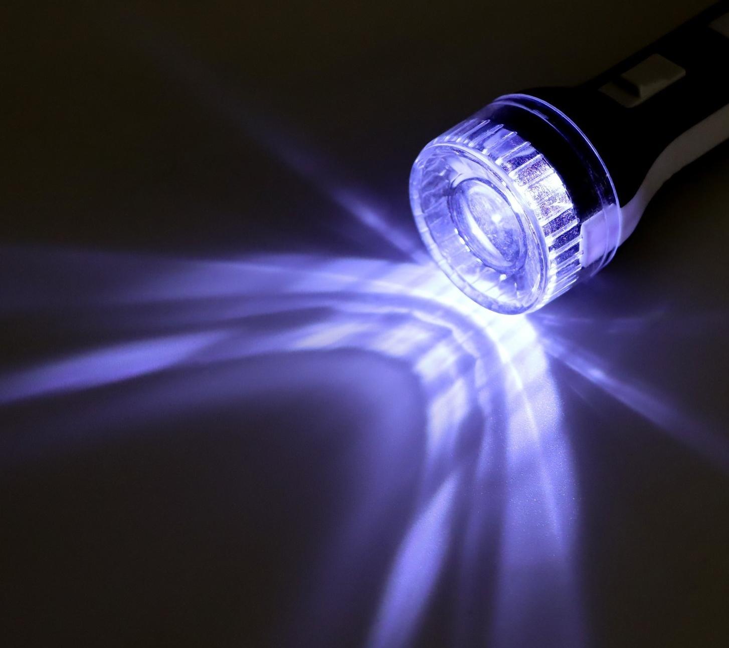 Фонарь ручной, AG3, черно-белый