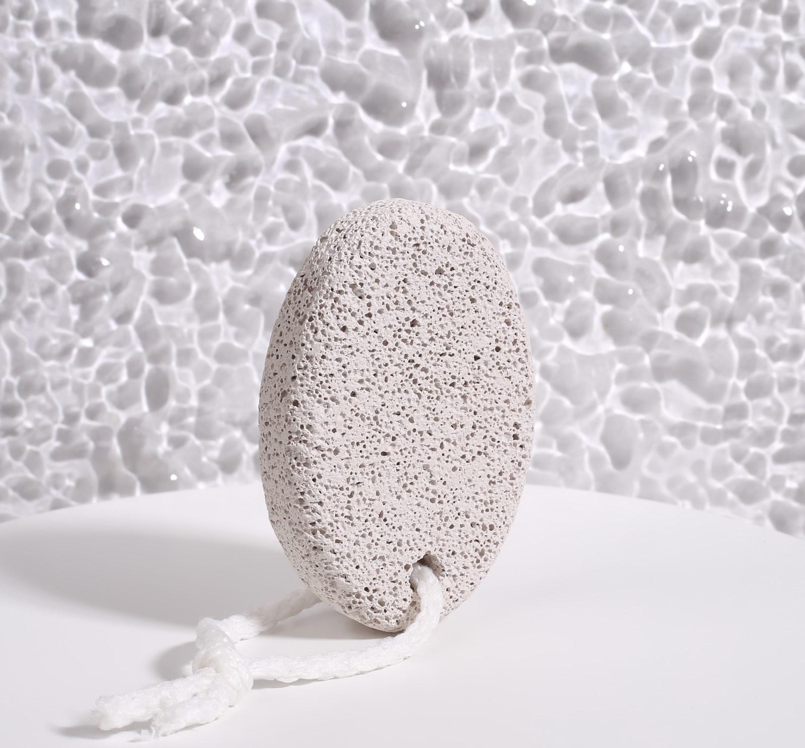 Пемза для педикюра, с подвесом, 7,2 × 5 см, цвет белый