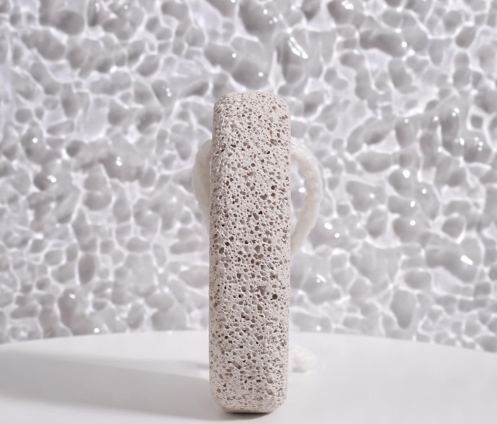 Пемза для педикюра, с подвесом, 7,2 × 5 см, цвет белый