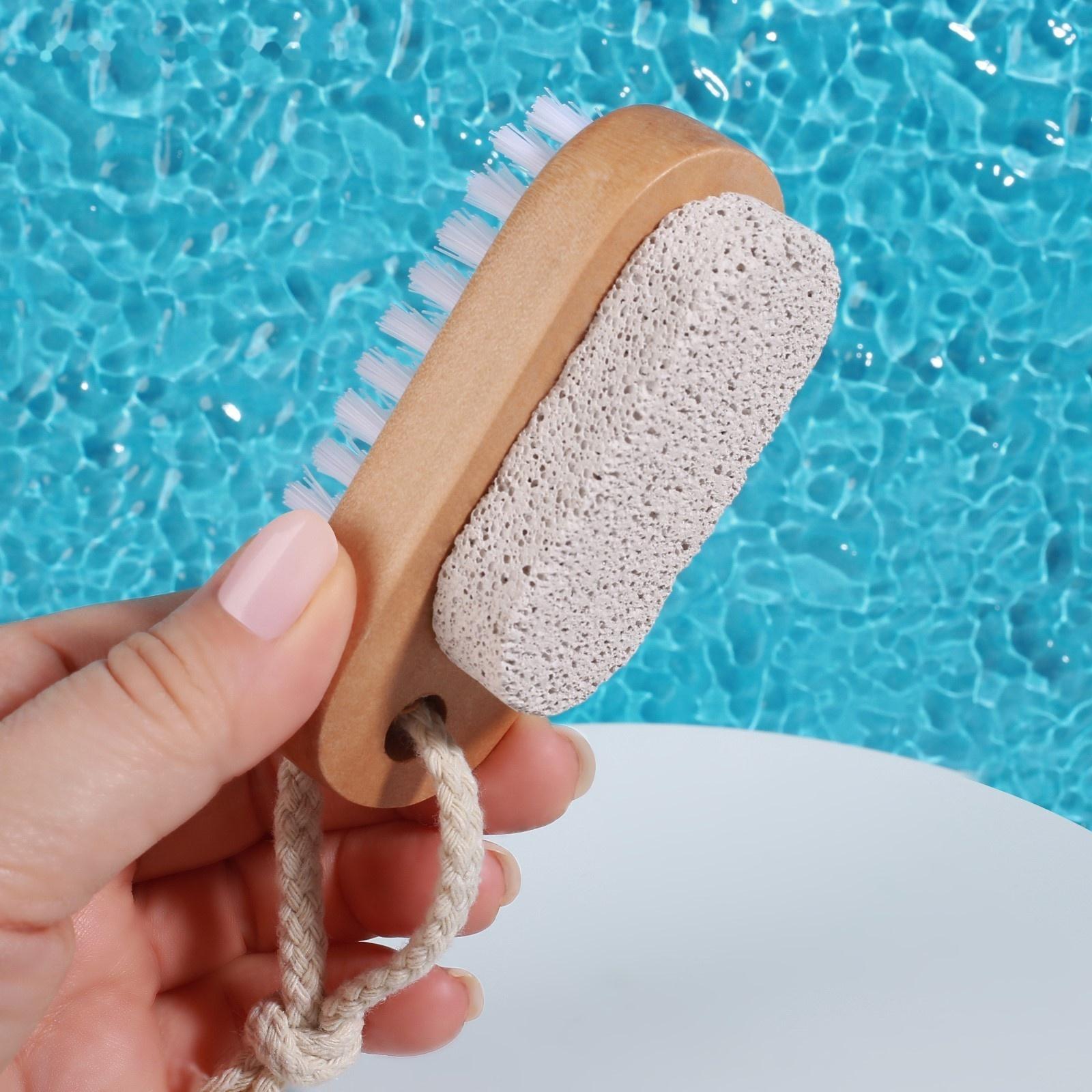 Пемза для педикюра с щёткой, с подвесом, искусственная щетина, 9,5 × 4 см, цвет коричневый