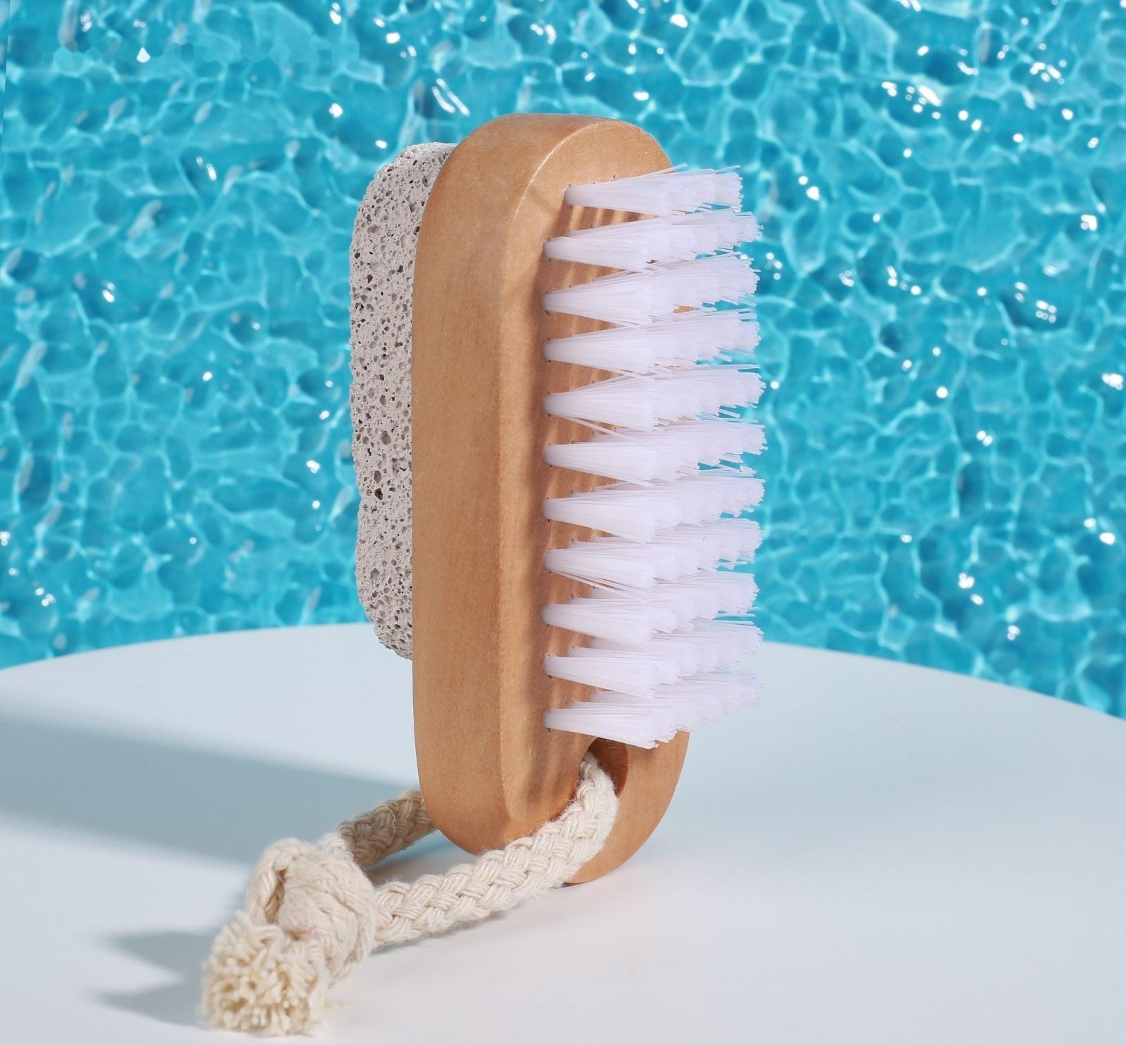 Пемза для педикюра с щёткой, с подвесом, искусственная щетина, 9,5 × 4 см, цвет коричневый