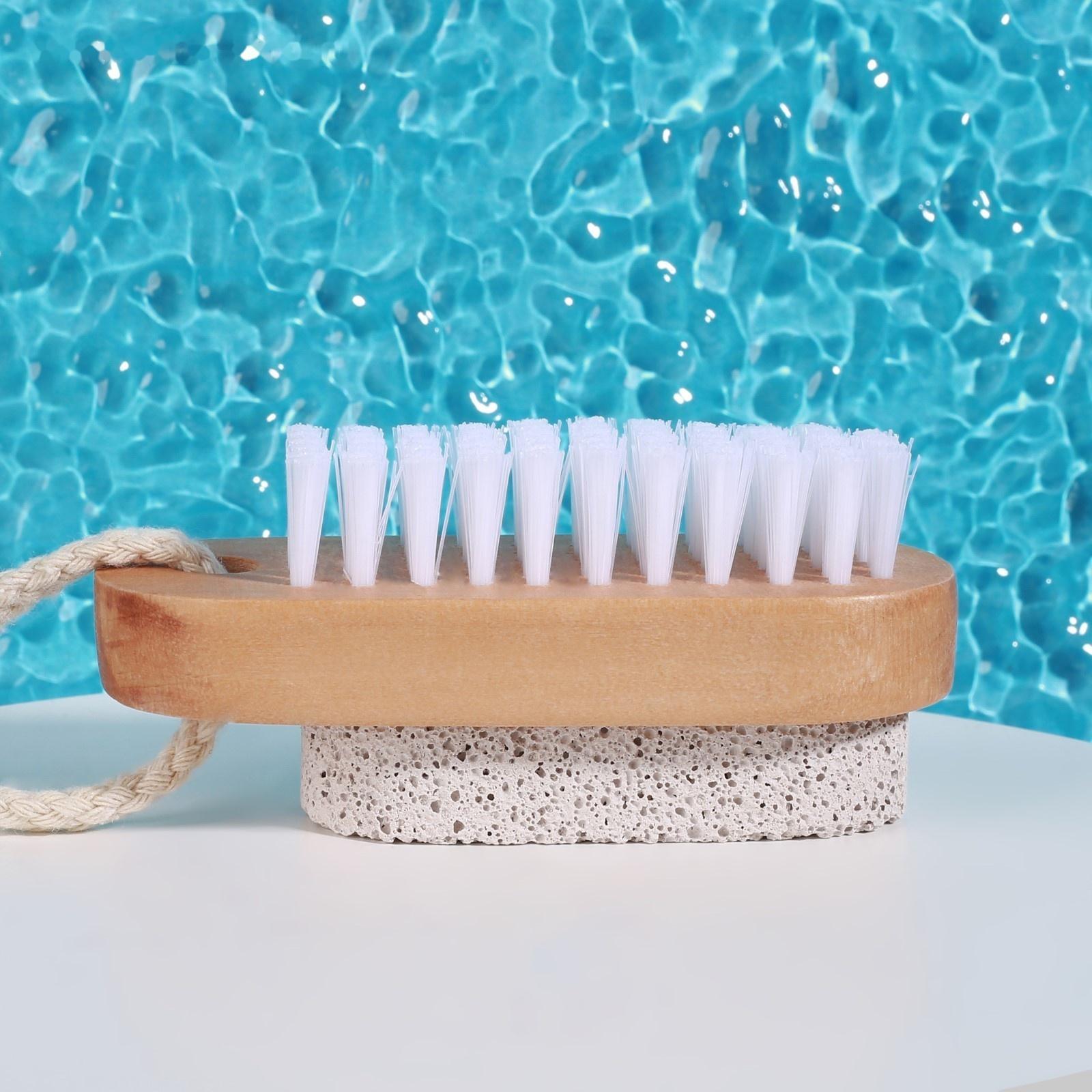 Пемза для педикюра с щёткой, с подвесом, искусственная щетина, 9,5 × 4 см, цвет коричневый