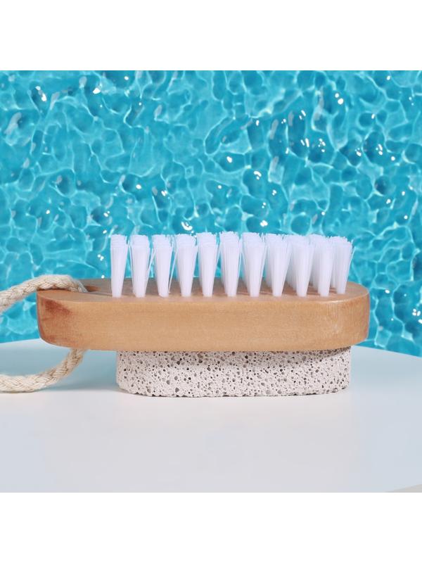 Пемза для педикюра с щёткой, с подвесом, искусственная щетина, 9,5 × 4 см, цвет коричневый