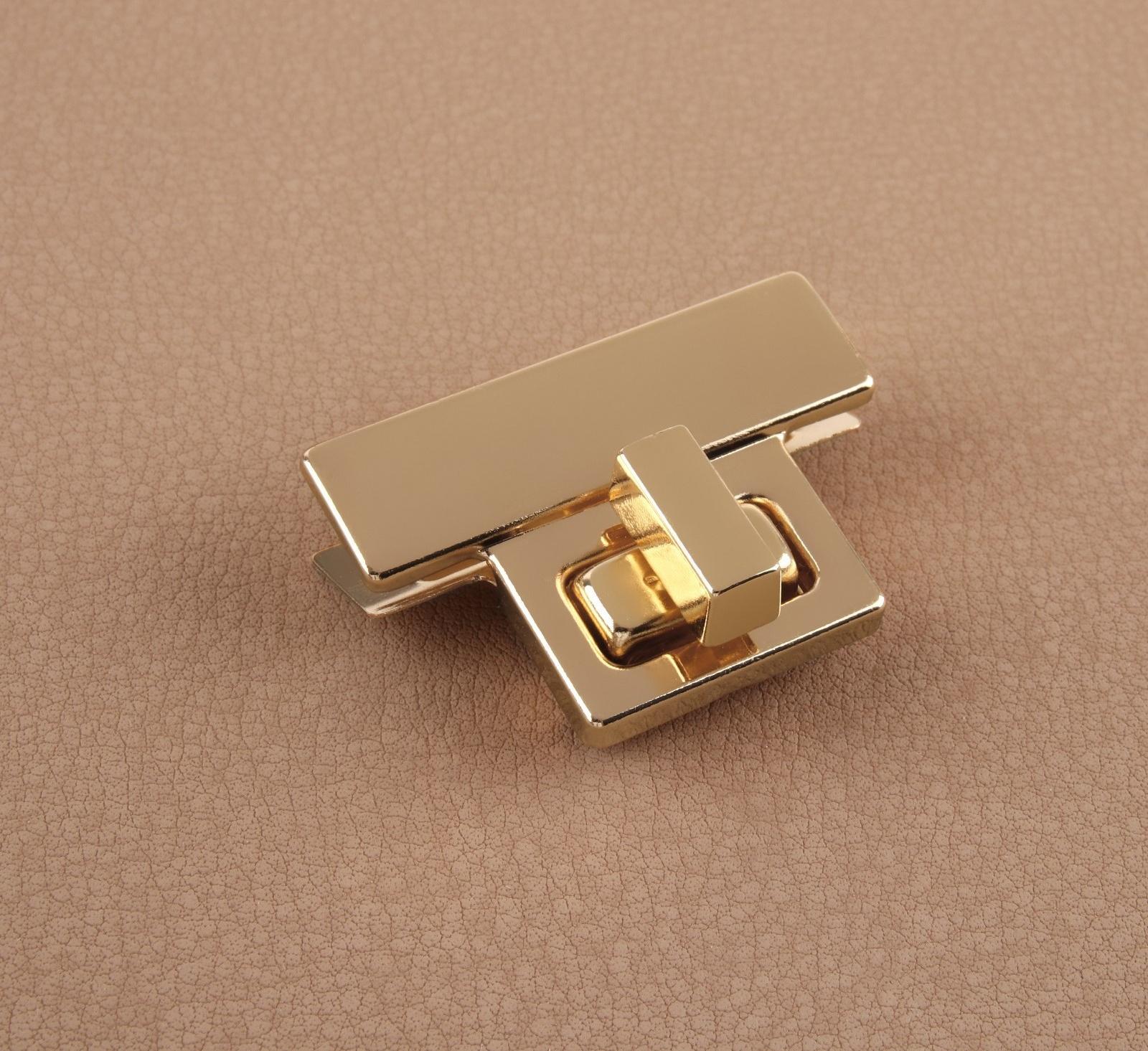 Застёжка для сумки, 3,9 × 2,6 см, цвет золотой