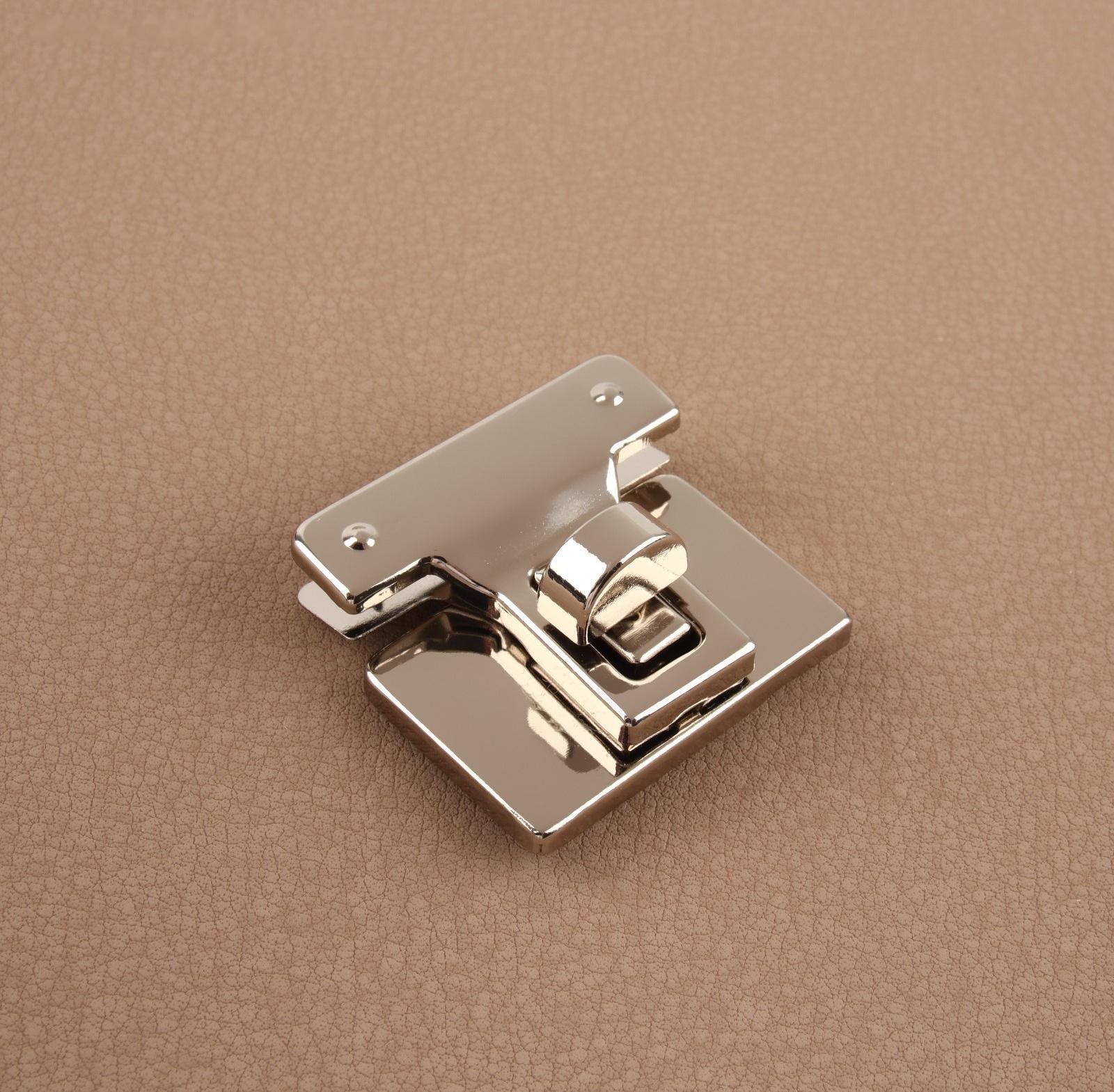 Застёжка для сумки, 3,3 × 3,3 см, цвет жемчужный серебряный