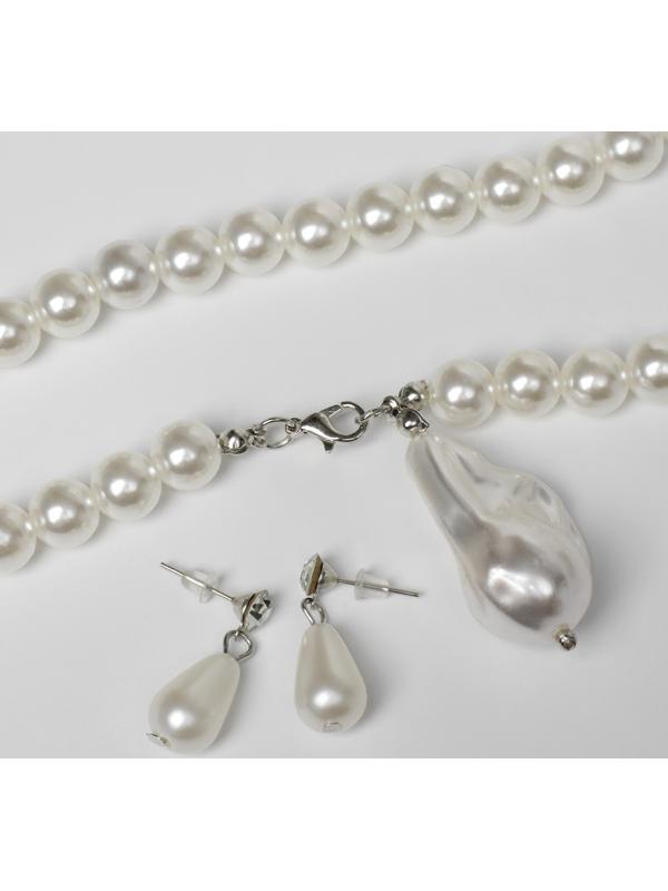 Колье на декоративной основе 