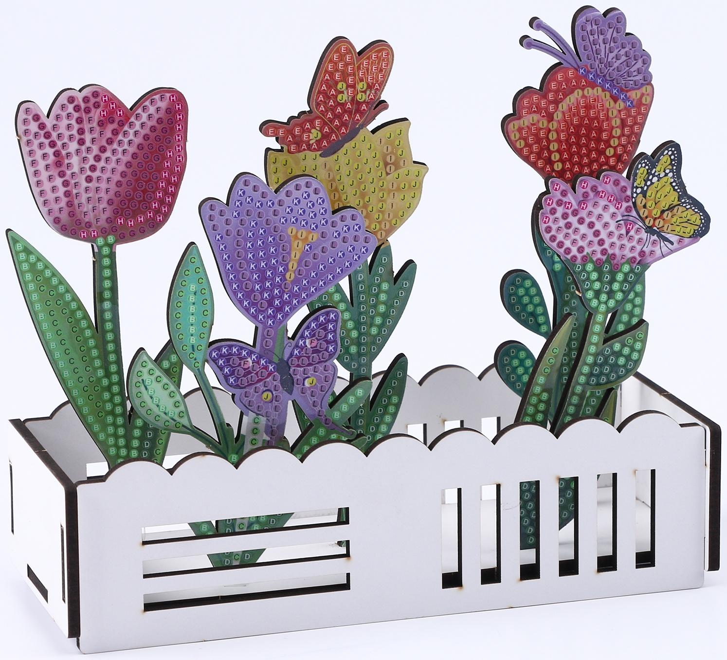 Алмазная вышивка «Цветы с бабочками в саду» интерьерный декор