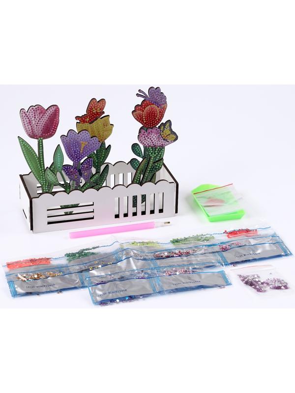 Алмазная вышивка «Цветы с бабочками в саду» интерьерный декор