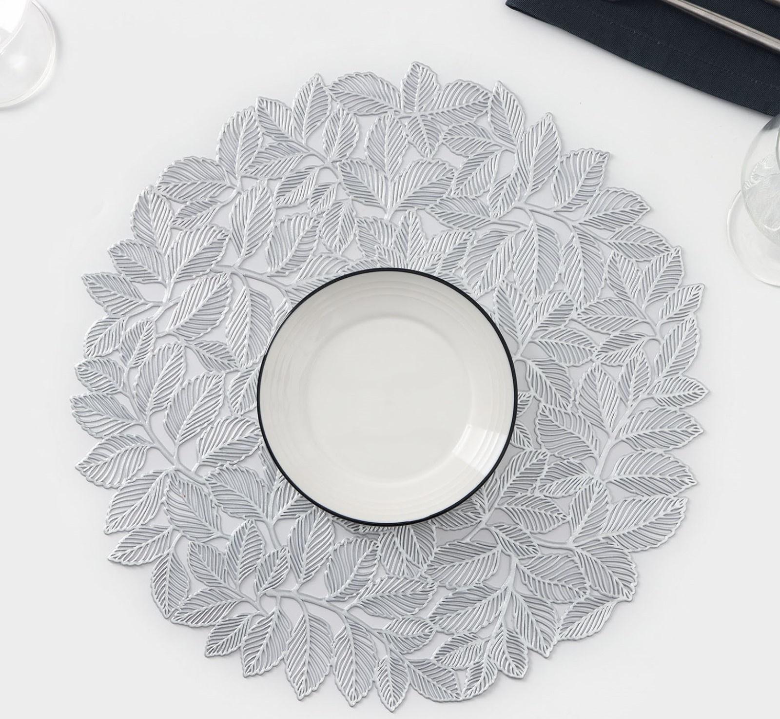 Салфетка сервировочная «Листья», ПВХ, 38×38 см, цвет серебро