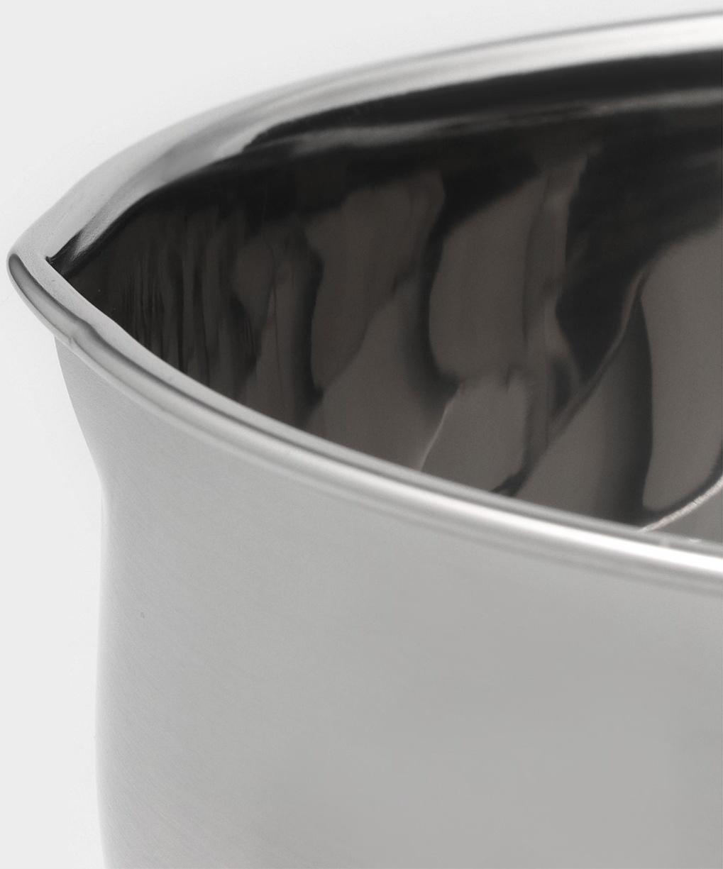 Миска из нержавеющей стали, 2 л, 22×19×11,5 см, с противоскользящим дном и мерной шкалой, силиконовая ручка