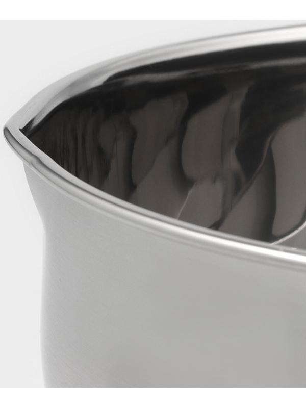 Миска из нержавеющей стали, 2 л, 22×19×11,5 см, с противоскользящим дном и мерной шкалой, силиконовая ручка