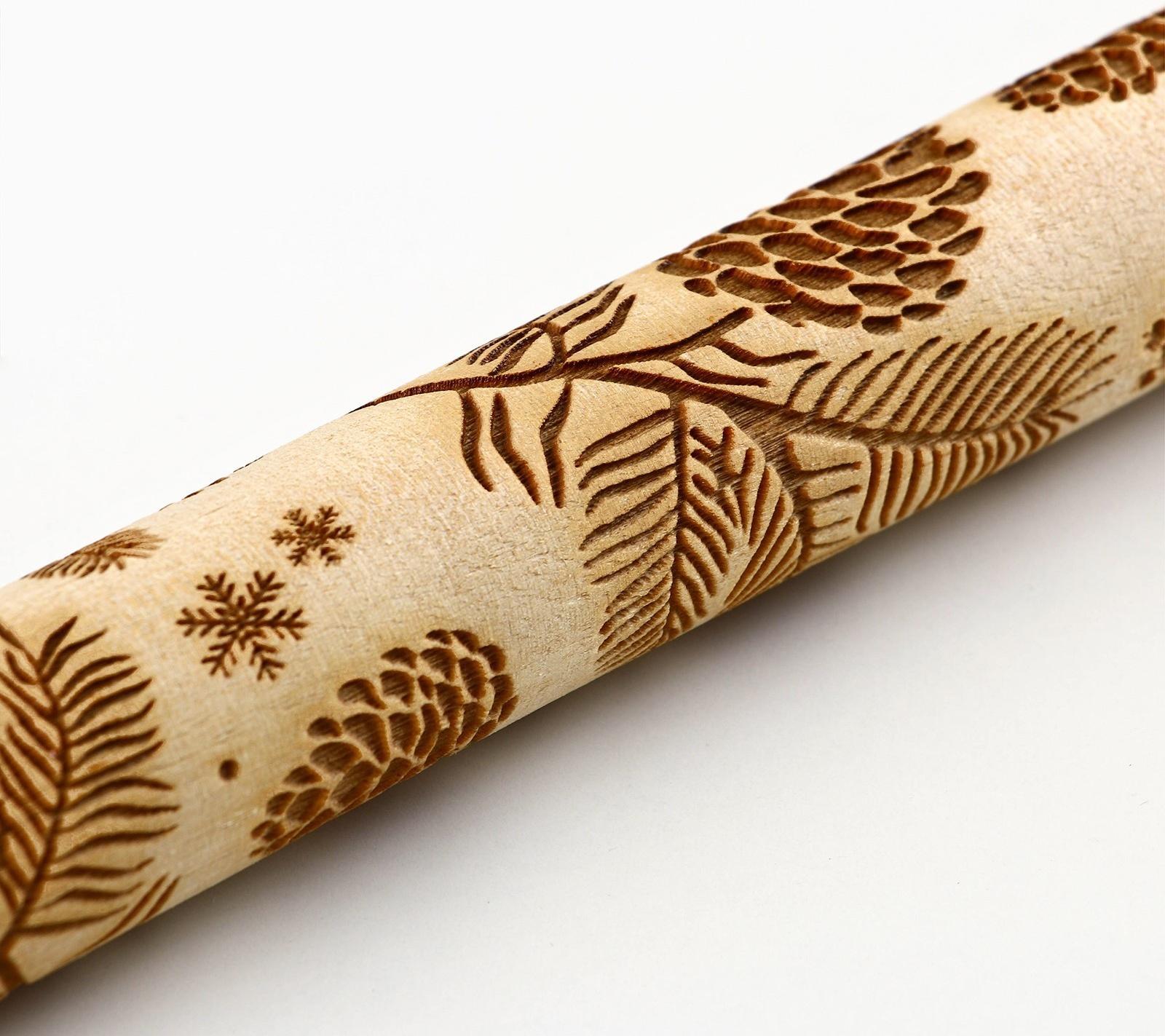 Скалка деревянная с узорами «Шишки» для выпечки, 30 см