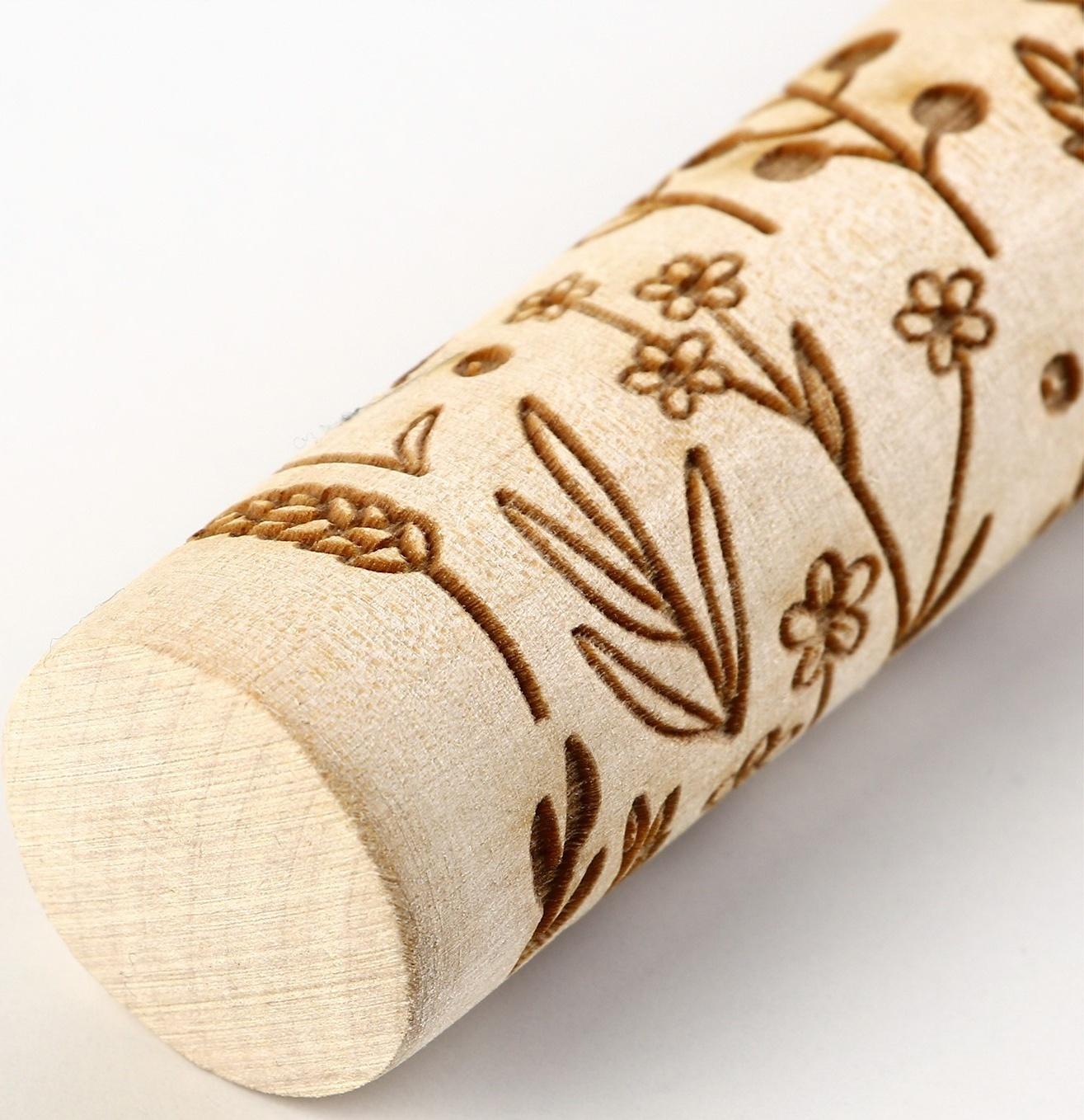 Скалка деревянная с узорами «Цветочный луг» для выпечки, 30 см