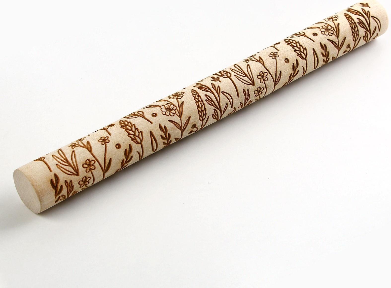 Скалка деревянная с узорами «Цветочный луг» для выпечки, 30 см