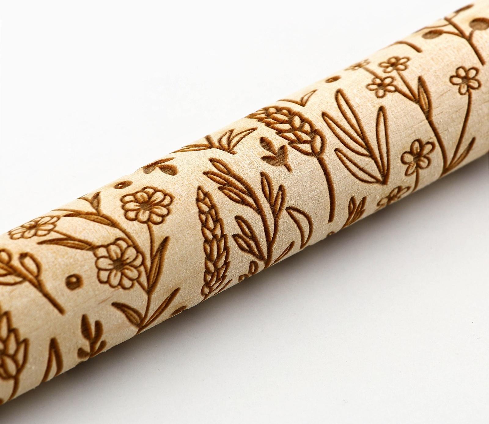 Скалка деревянная с узорами «Цветочный луг» для выпечки, 30 см