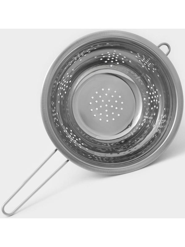Дуршлаг из нержавеющей стали Доляна, 4,2 л, d=27 см, толщина 0,4 мм, на ножке, длинная ручка