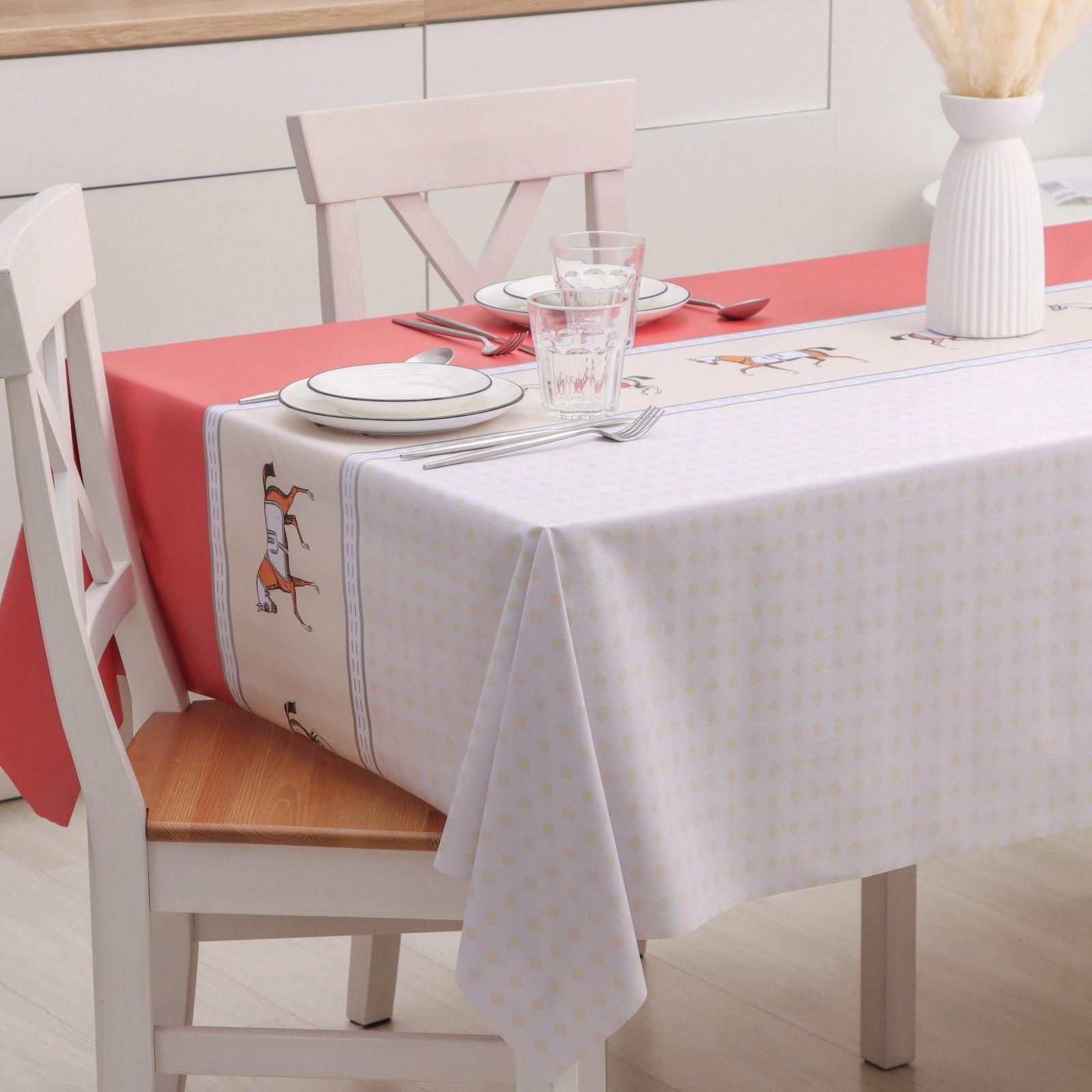 Клеёнка на стол на тканевой основе «Скачки», рулон 20 метров, ширина 137 см, толщина 0,25 мм