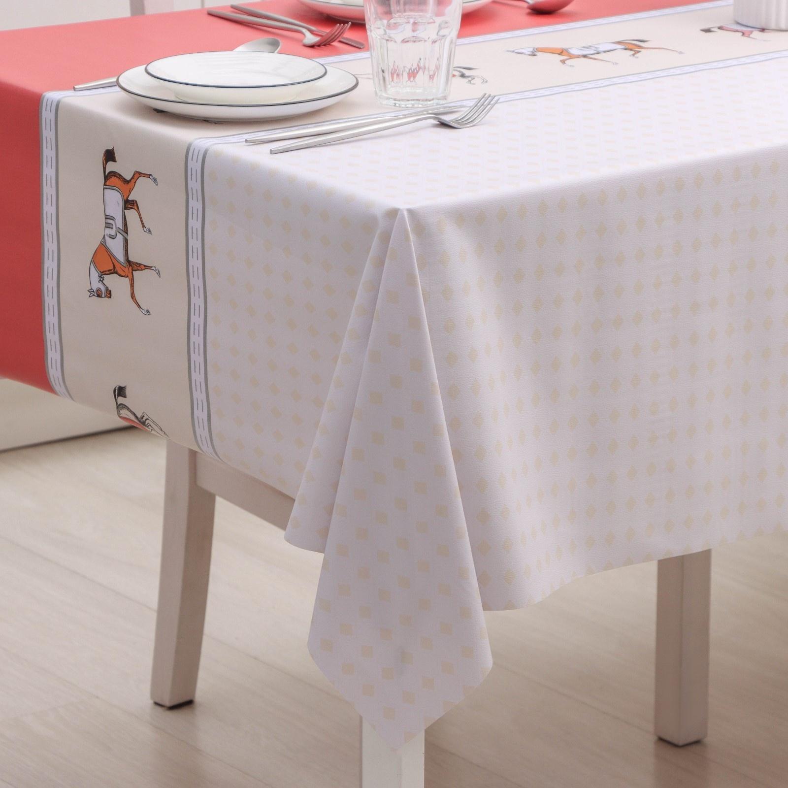Клеёнка на стол на тканевой основе «Скачки», рулон 20 метров, ширина 137 см, толщина 0,25 мм