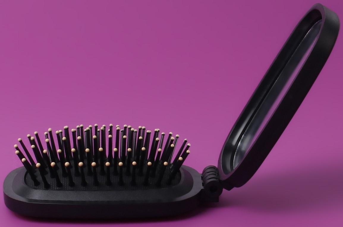 Расчёска массажная, складная, зеркалом, 9,5 × 5,5 см, цвет чёрный