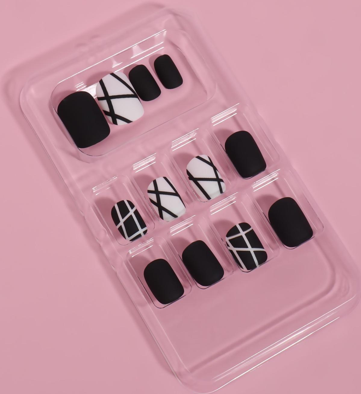 Накладные ногти «Black», 12 шт, с клеевыми пластинами, форма мягкий квадрат, цвет чёрный/белый
