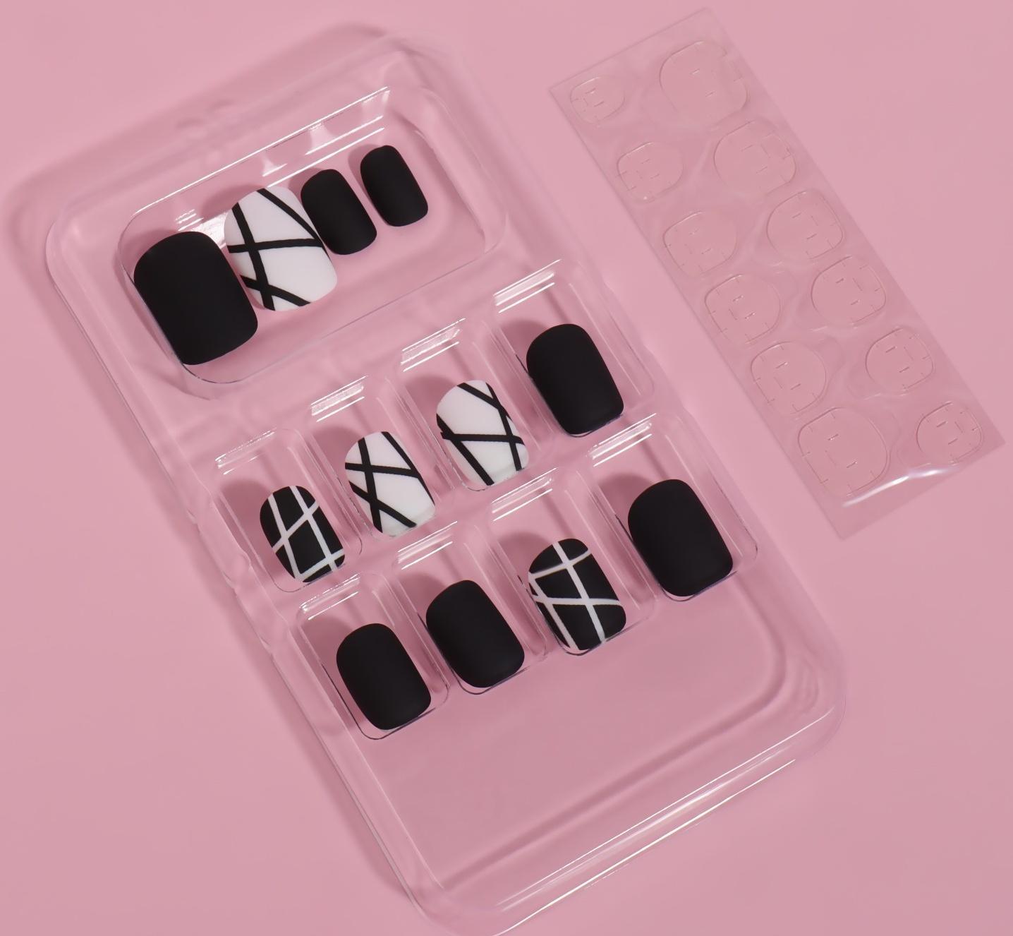 Накладные ногти «Black», 12 шт, с клеевыми пластинами, форма мягкий квадрат, цвет чёрный/белый