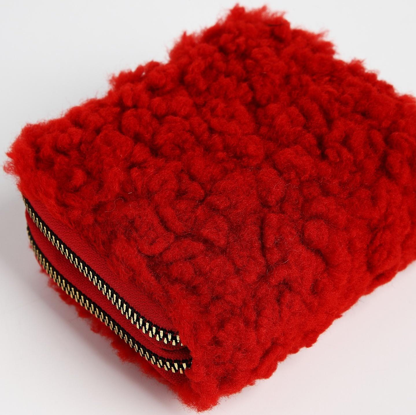 Кошелёк на молнии, цвет красный