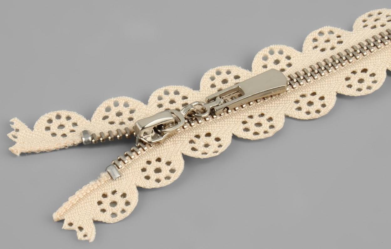 Молния металлическая, №3, неразъёмная, замок автомат, 60 см, цвет бежевый/никель