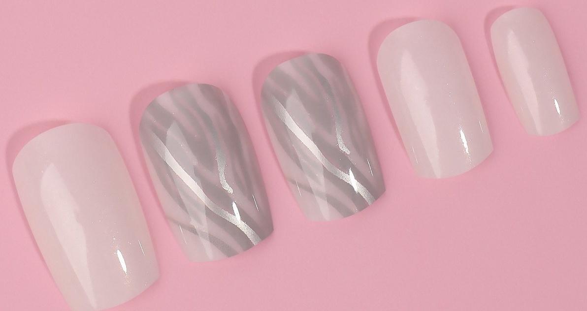 Накладные ногти «Zebra», 24 шт, с клеевыми пластинами, форма мягкий квадрат, цвет белый/серебристый