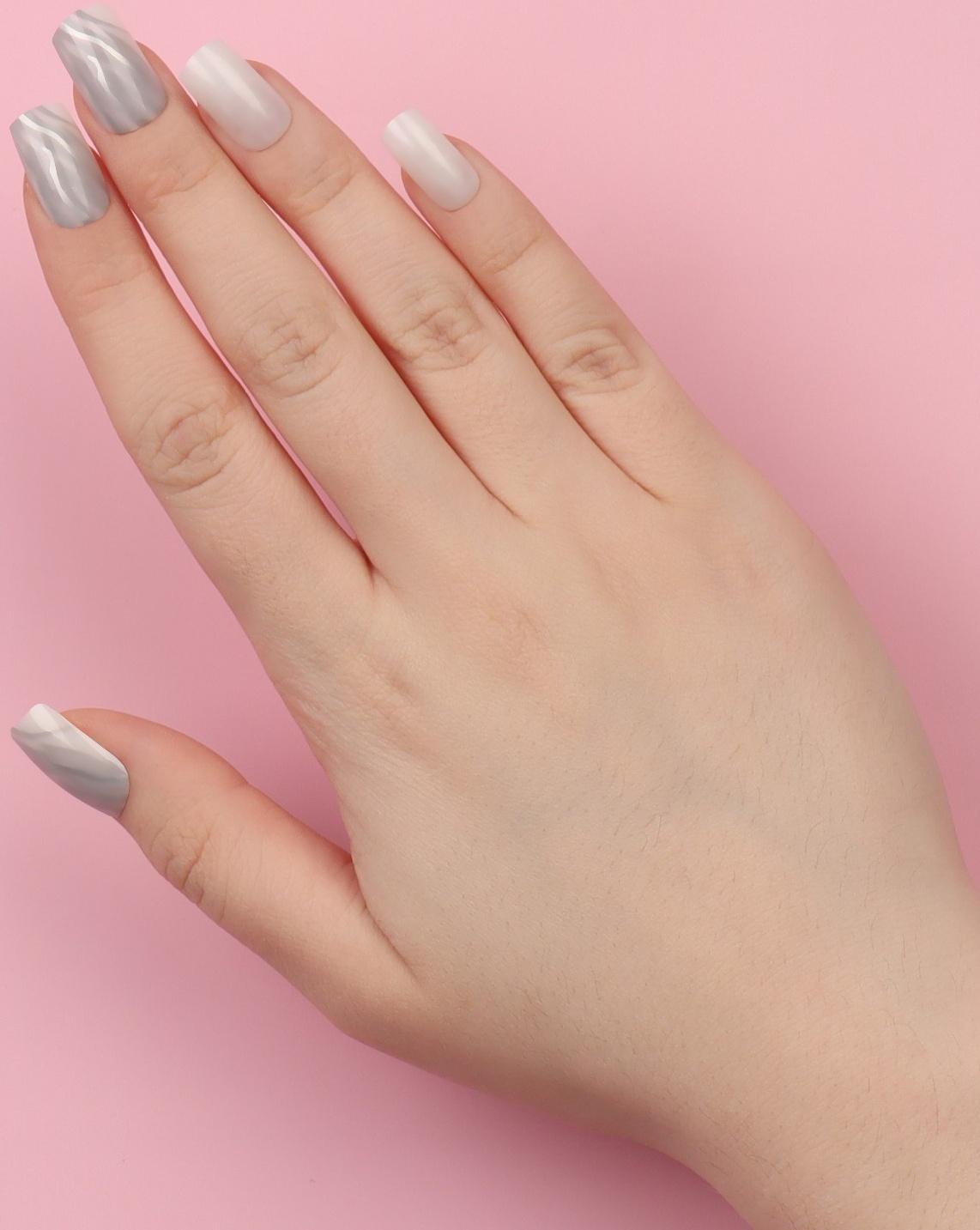 Накладные ногти «Zebra», 24 шт, с клеевыми пластинами, форма мягкий квадрат, цвет белый/серебристый