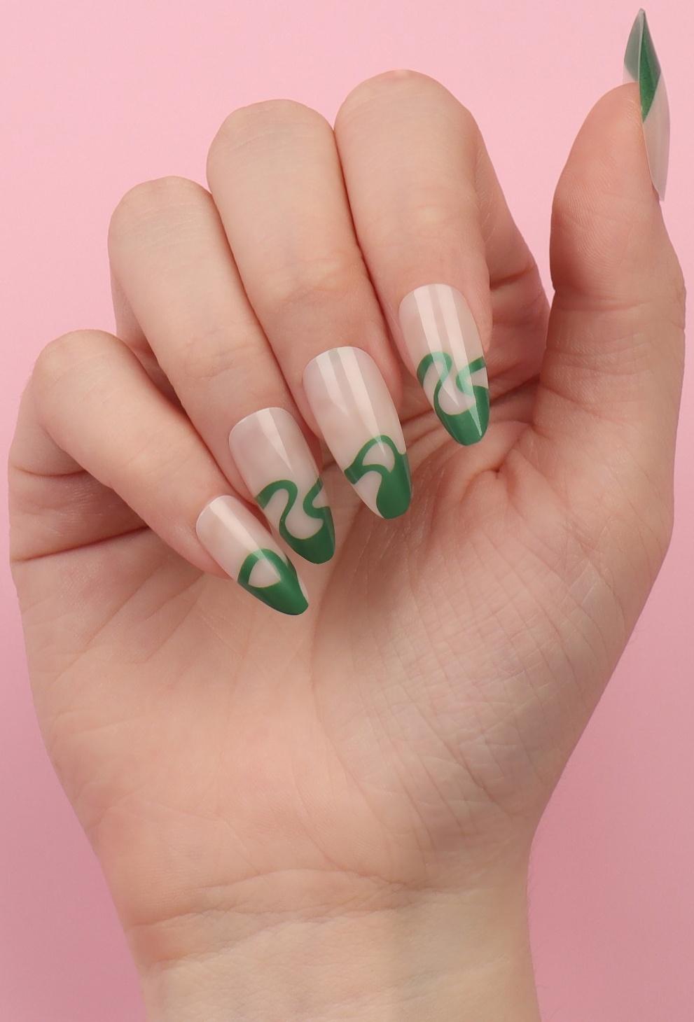 Накладные ногти «Pattern», 24 шт, с клеевыми пластинами, форма миндаль, цвет молочный/зелёный