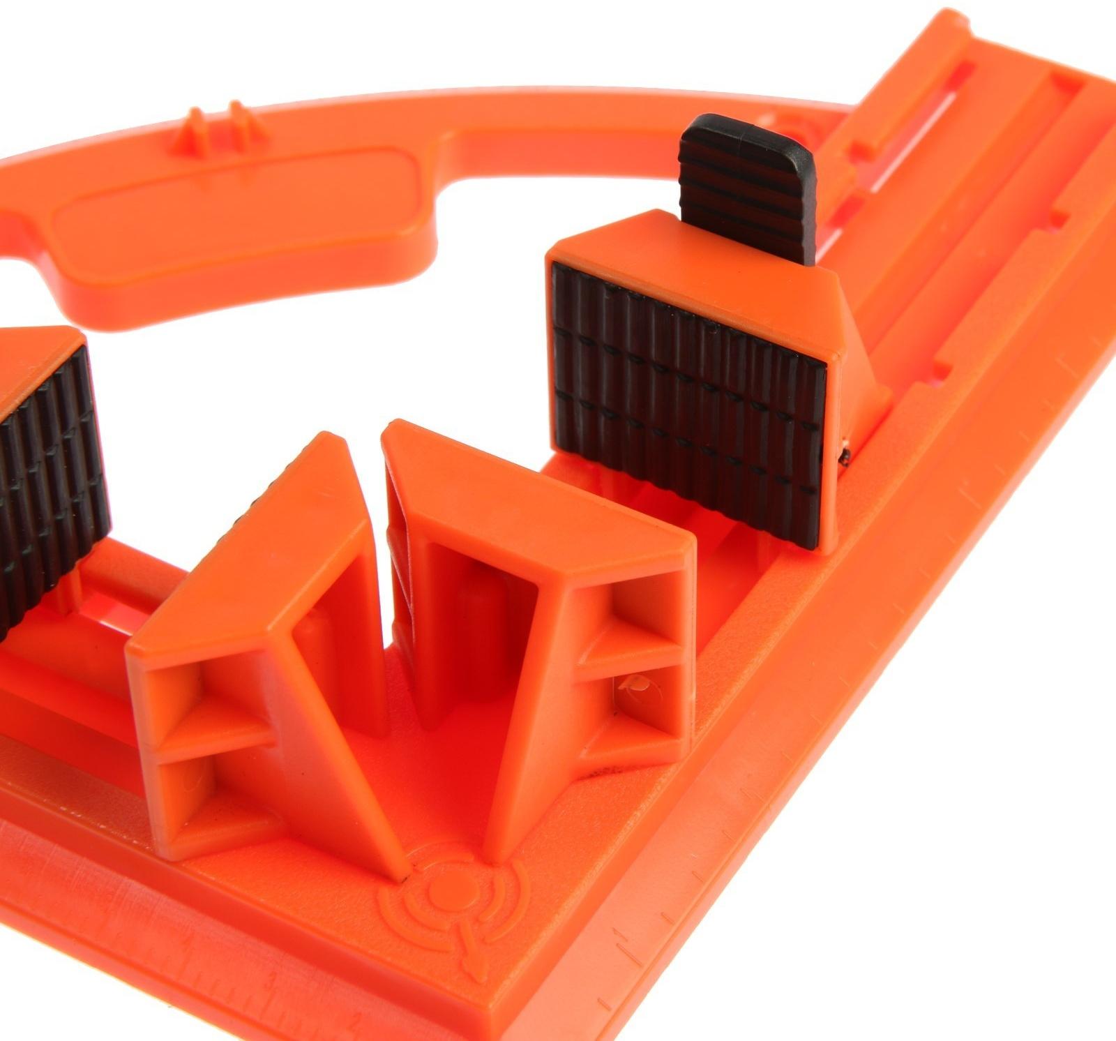 Струбцина угловая ЛОМ, пластиковая, до 90 мм