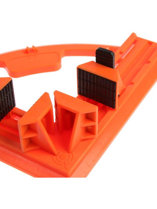 Струбцина угловая ЛОМ, пластиковая, до 90 мм