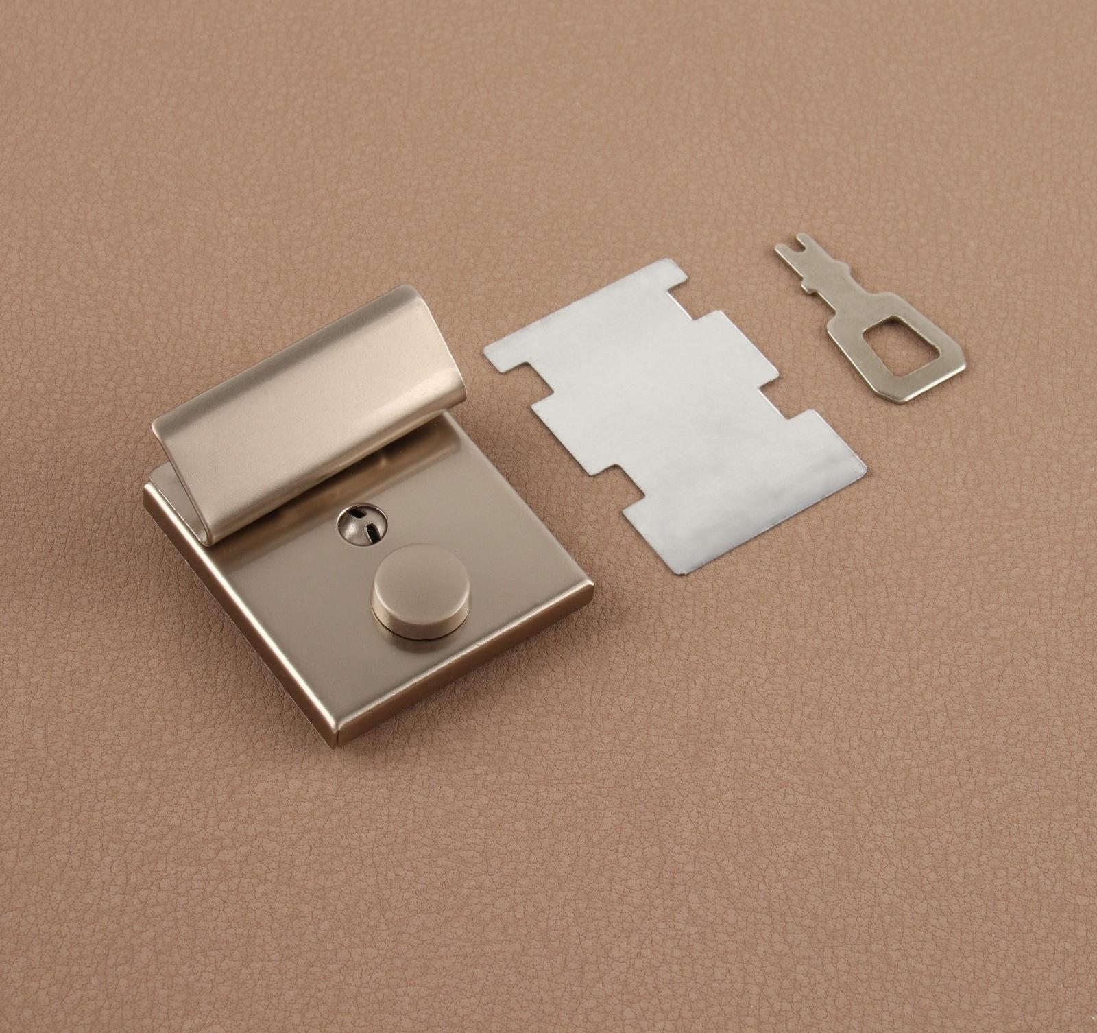 Застёжка для сумки, 3,8 × 4 см, цвет жемчужный серебряный