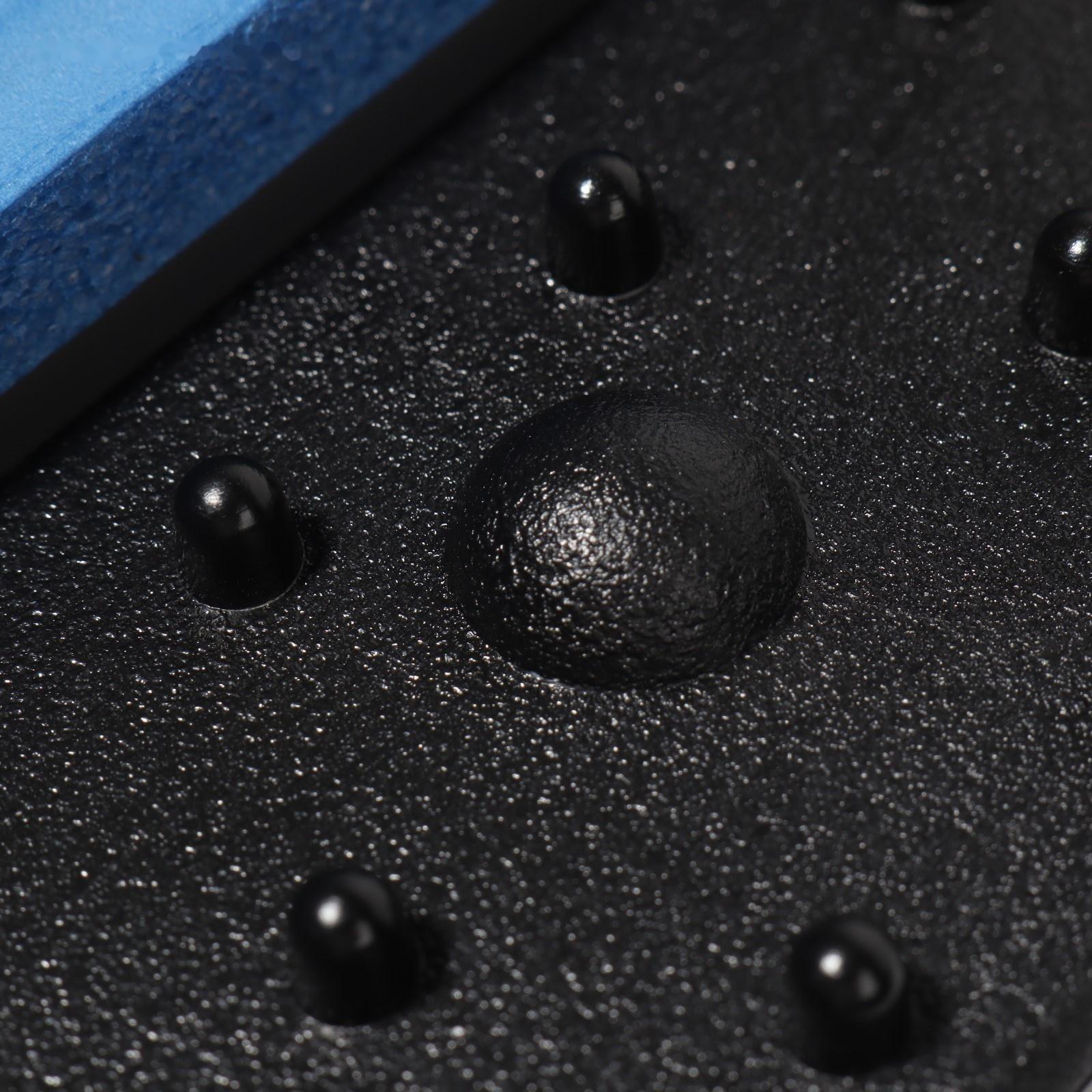 Массажёр для спины, трёхуровневый, с магнитом, 38 × 24,5 см, цвет МИКС