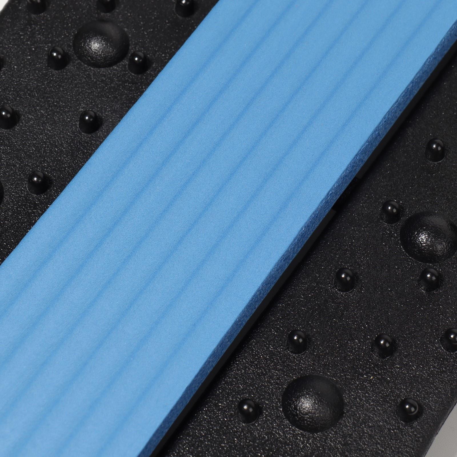 Массажёр для спины, трёхуровневый, с магнитом, 38 × 24,5 см, цвет МИКС