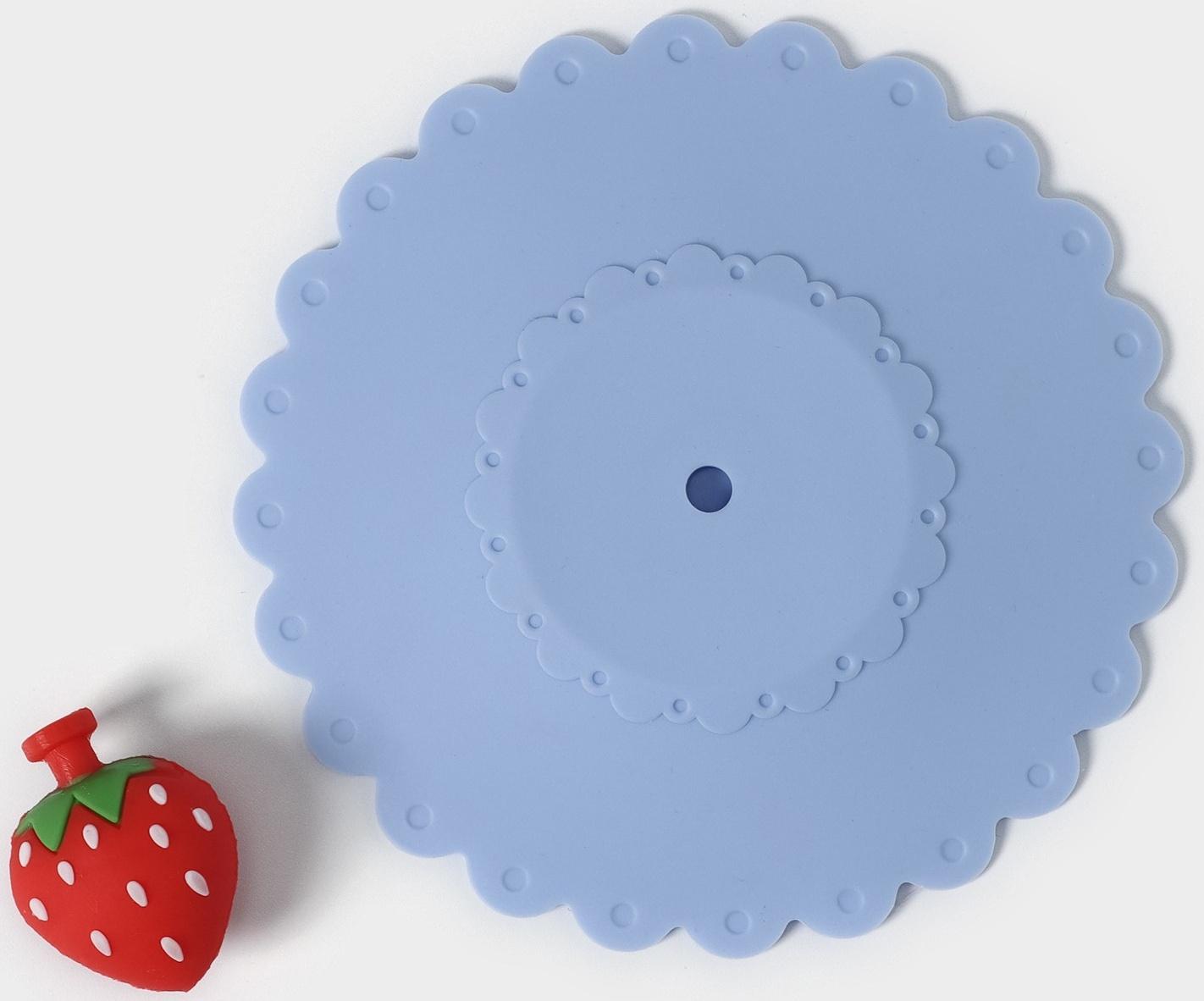 Крышка-непроливайка силиконовая Доляна «Клубничка», d=11 см, цвет васильковый