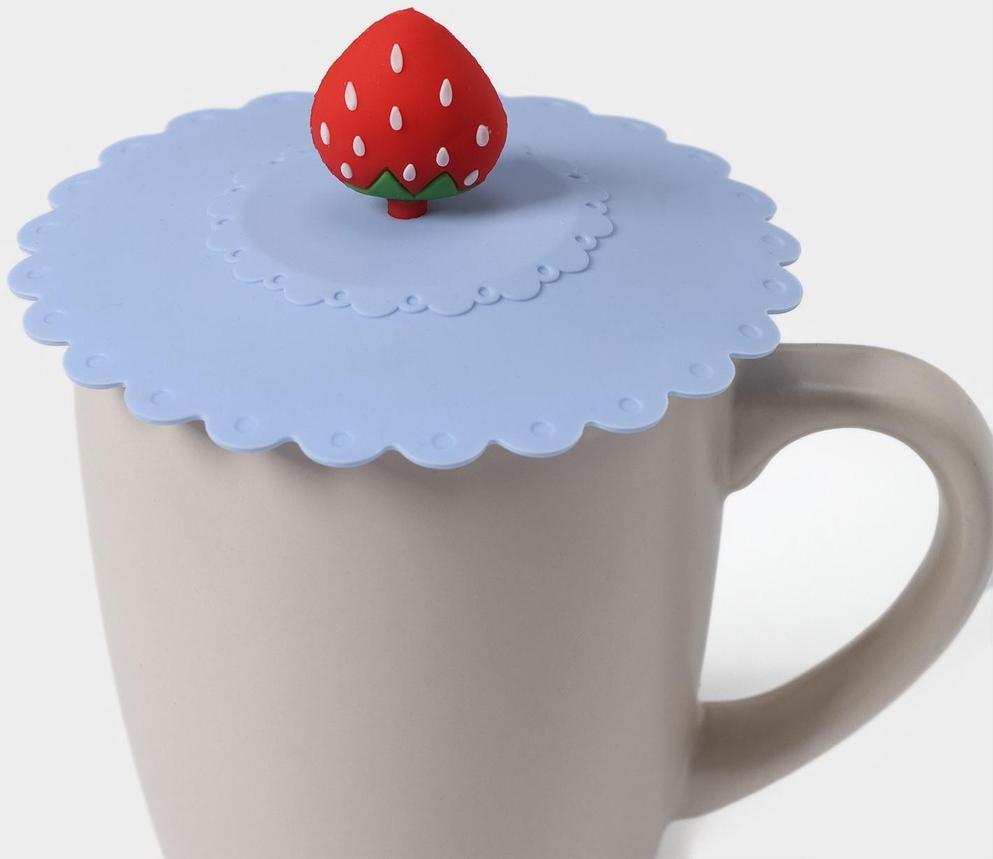 Крышка-непроливайка силиконовая Доляна «Клубничка», d=11 см, цвет васильковый