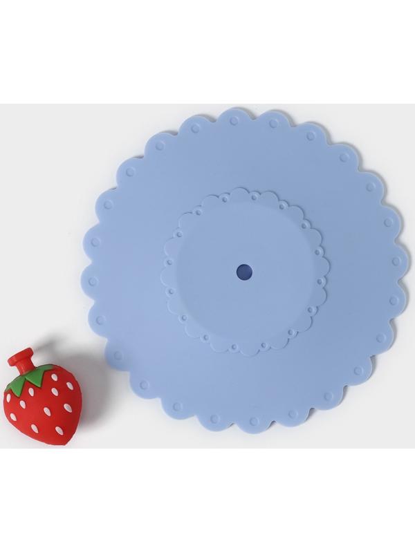 Крышка-непроливайка силиконовая Доляна «Клубничка», d=11 см, цвет васильковый