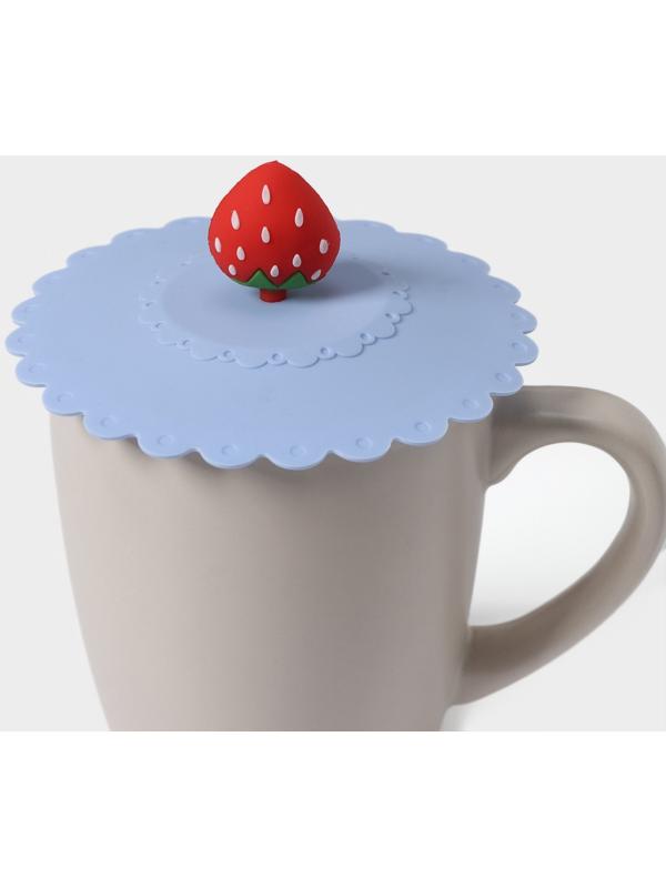 Крышка-непроливайка силиконовая Доляна «Клубничка», d=11 см, цвет васильковый