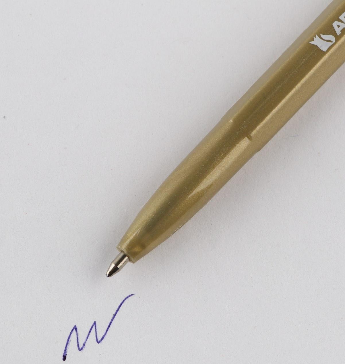 Шариковая ручка, синяя паста, пишущий узел 0,7 мм «ArtFox»