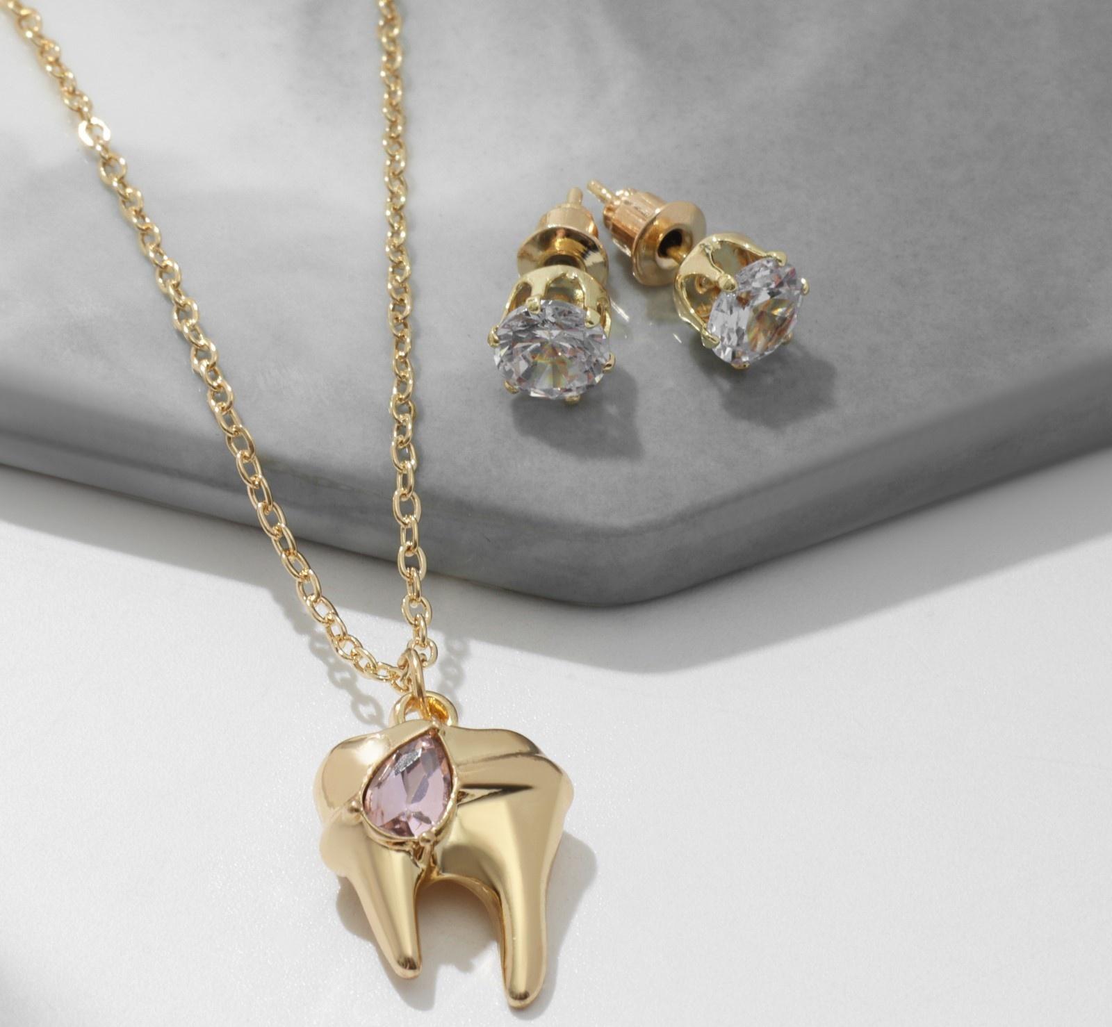 Гарнитур 2 предмета: серьги, кулон 