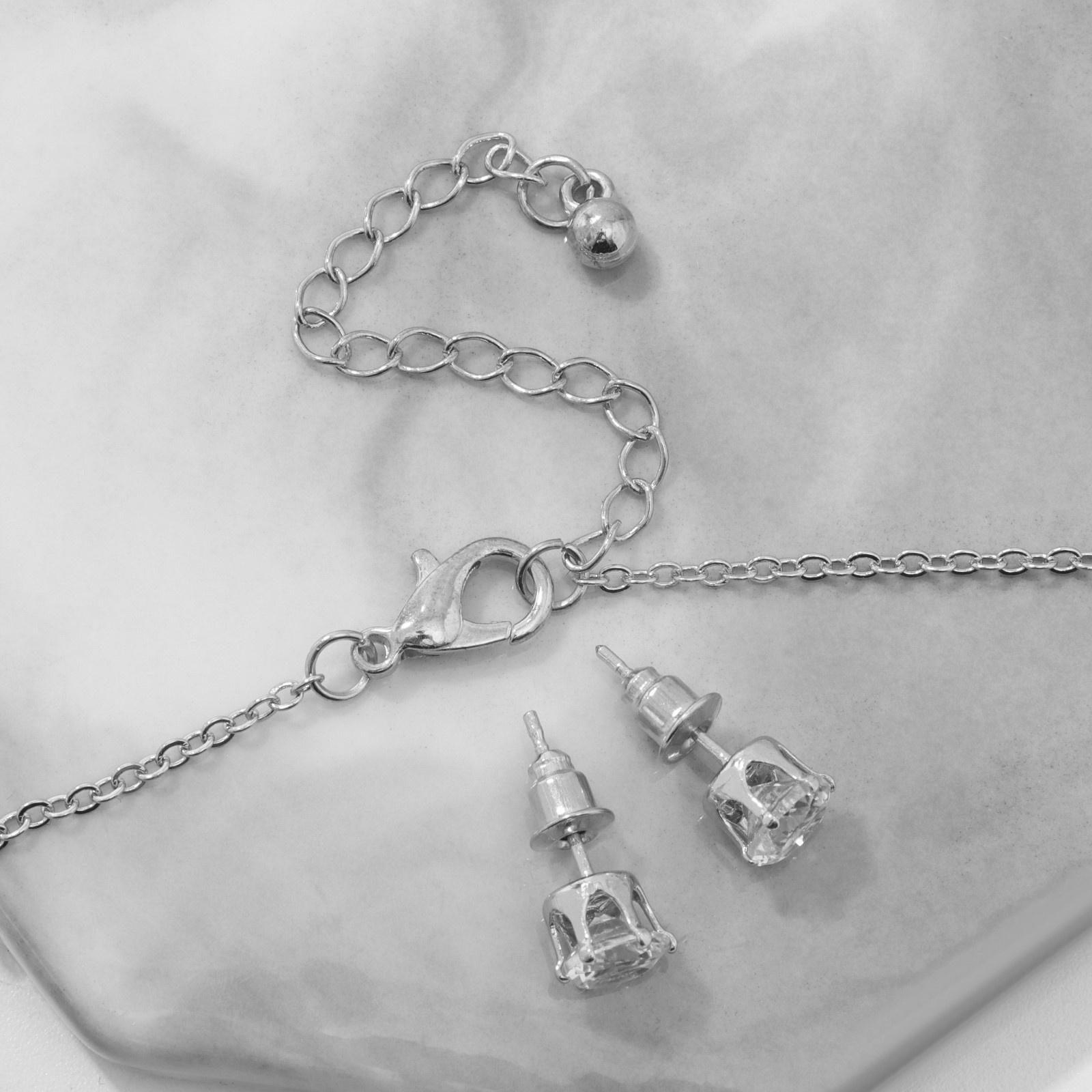 Гарнитур 2 предмета: серьги, кулон 