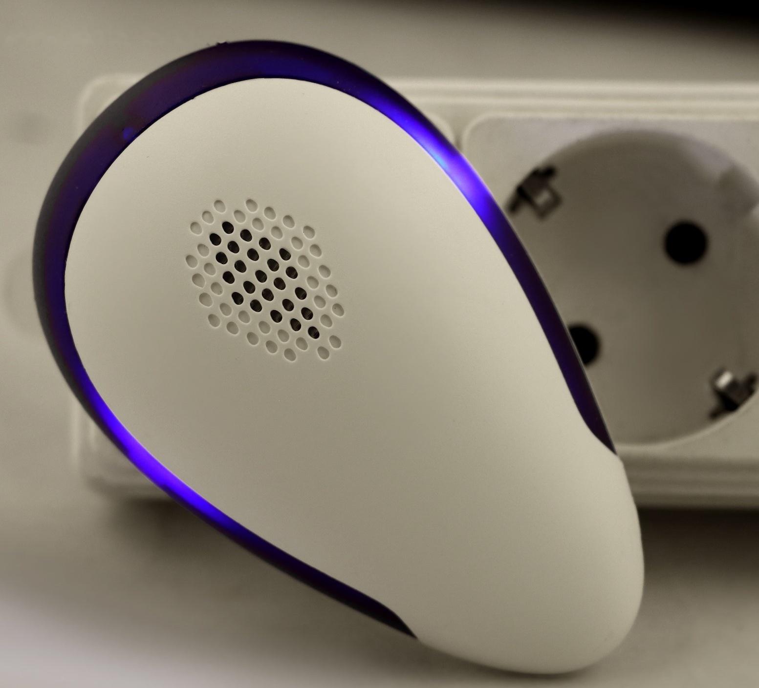 Отпугиватель насекомых и грызунов LRI-53, ультразвуковой, 100 м2, от сети, белый