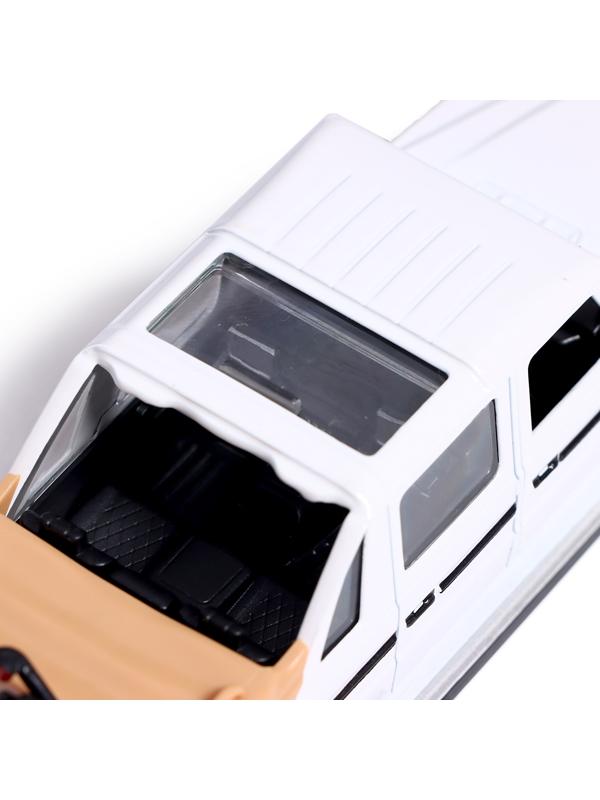 Машина металлическая «Внедорожник», инерция, свет, звук, открываются двери и капот, цвет МИКС