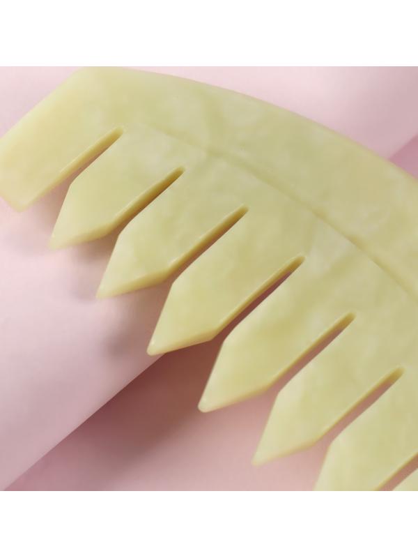 Расчёска - гребень, 9 × 4 см, цвет светло-зелёный