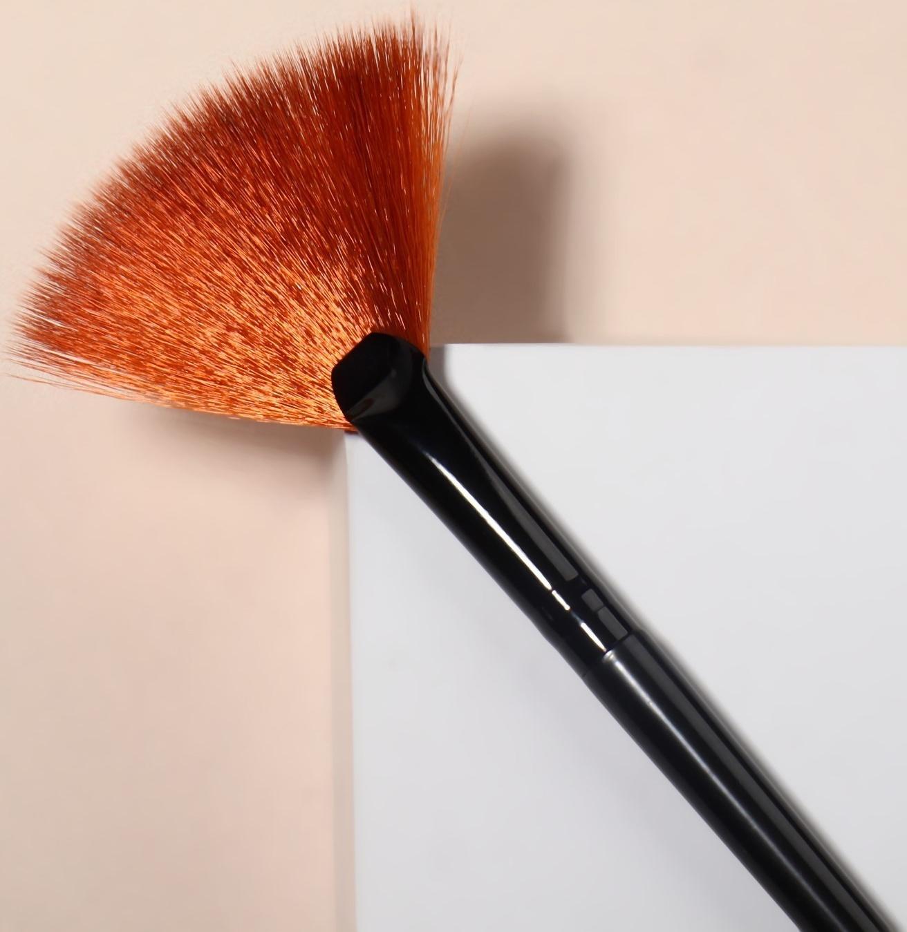 Кисть для макияжа, веерная, 16,5 ( +/- 1) см, цвет чёрный